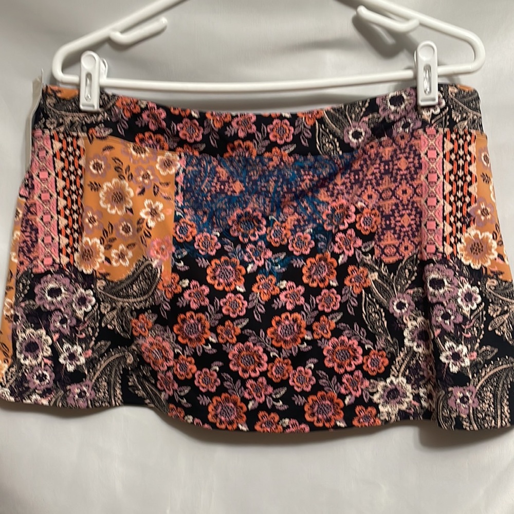 Garnet Hill swim skirt in patchwork floral size 16